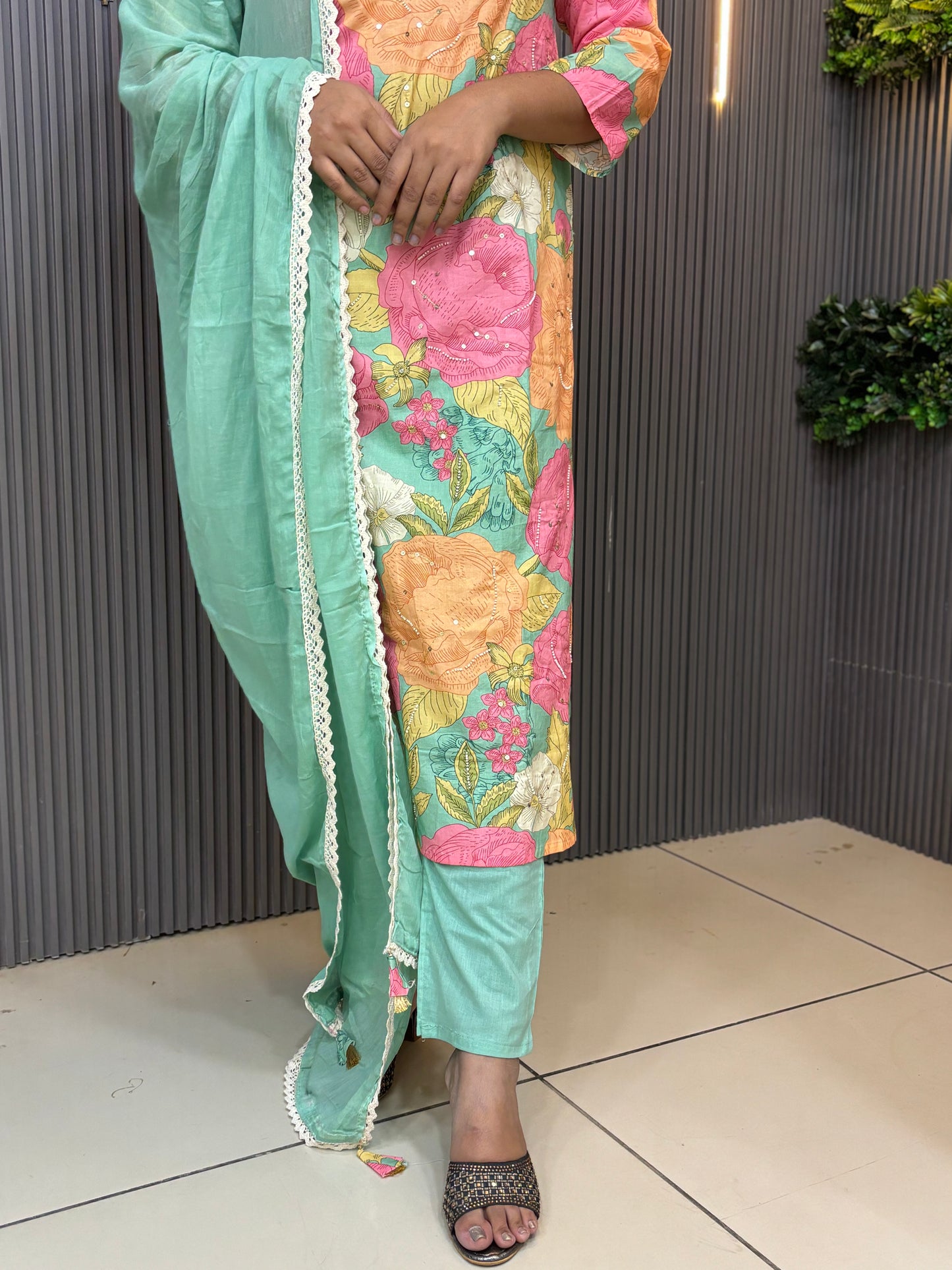 Green vneck pearl embroidered floral kurta set